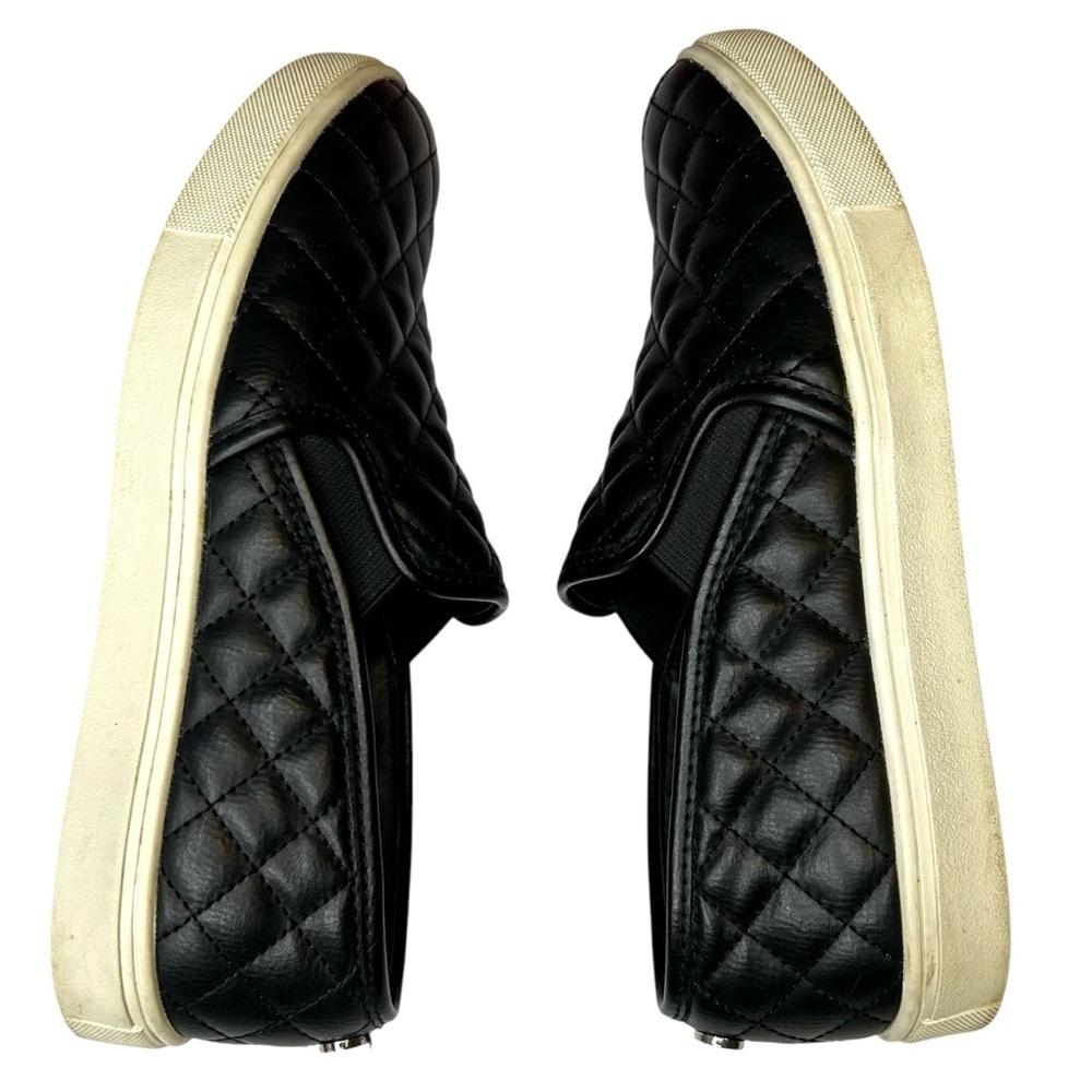 Steve Madden Black Quilted Slip-On Shoes. Size 8.5 - Picture 3 of 7